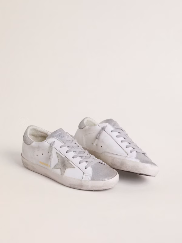 Super-Star femme avec étoile en daim gris et contrefort et empiècements à paillettes argentées – Image 2