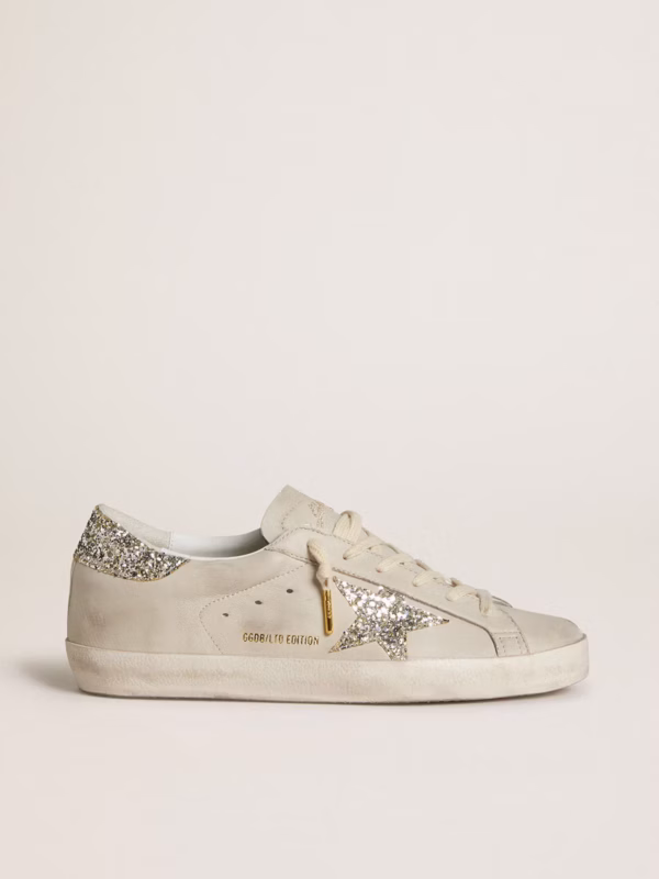 Super-Star LTD en cuir nappa ivoire avec étoile et contrefort à paillettes platine