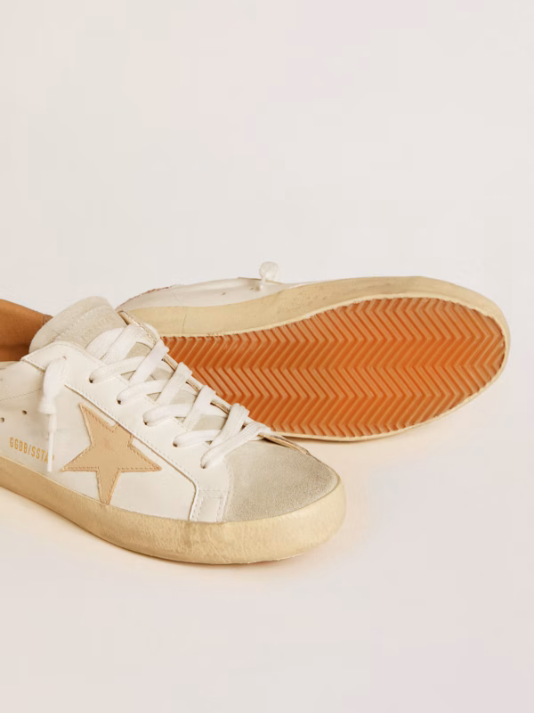 Super-Star pour femme avec étoile en cuir nude et contrefort à paillettes dorées – Image 4