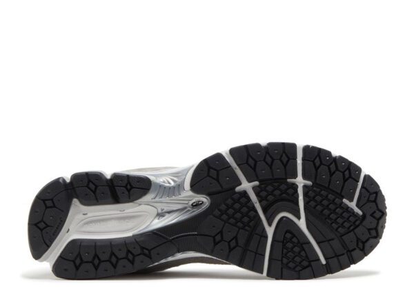 New Balance 2002R Grey White – Image 4