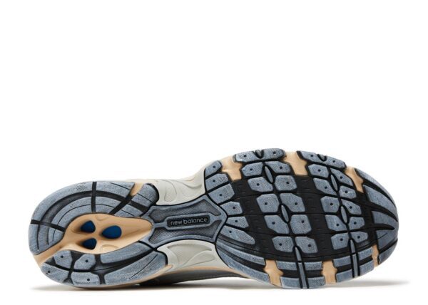 New Balance 530 Vintage Silver Metallic Moonbeam – Image 4