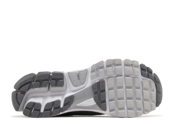 Nike Zoom Vomero 5 Cool Grey – Image 4