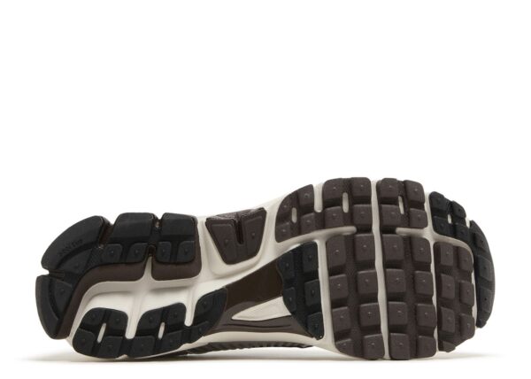 Nike Zoom Vomero 5 Phantom Light Iron Ore – Image 4