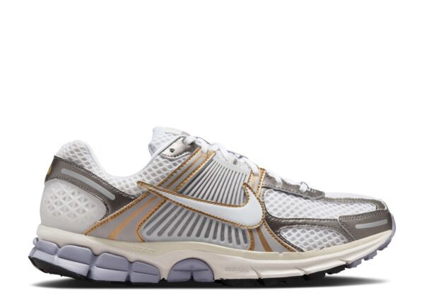 Nike-Zoom-Vomero-5-Platinum-Tint-Metallic-Gold-1.jpg
