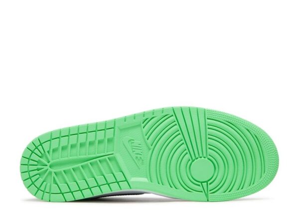 Air Jordan 1 Retro High OG Green Glow – Image 4