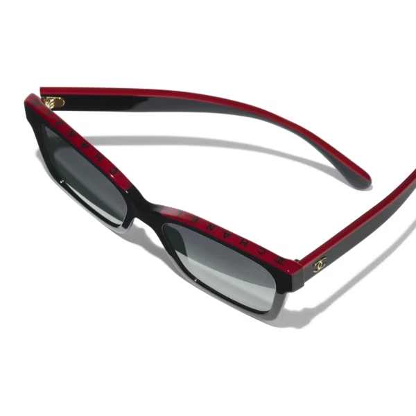 Channel Square Sunglasses - Noir et rouge. Verres : gris, polarisés, dégradés – Image 4