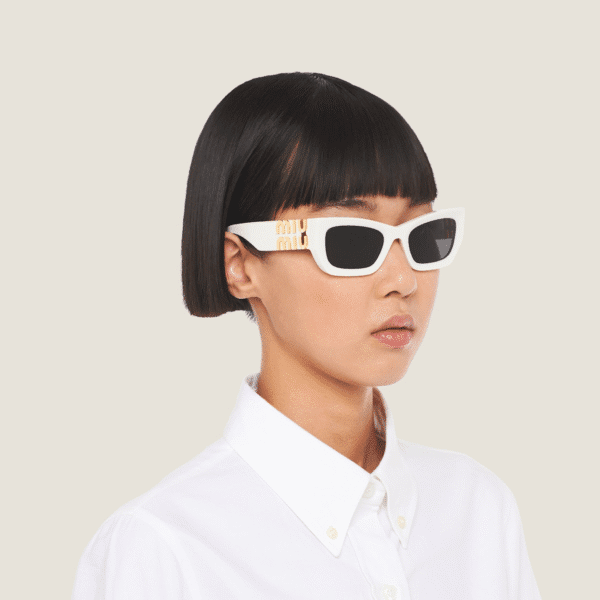 Lunettes de soleil Miu Glimpse - Gris ardoise – Image 2